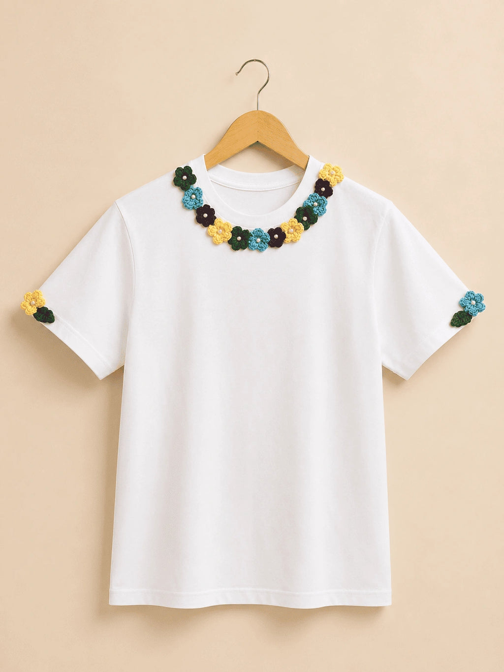 Bloom Collar Crochet T-shirt