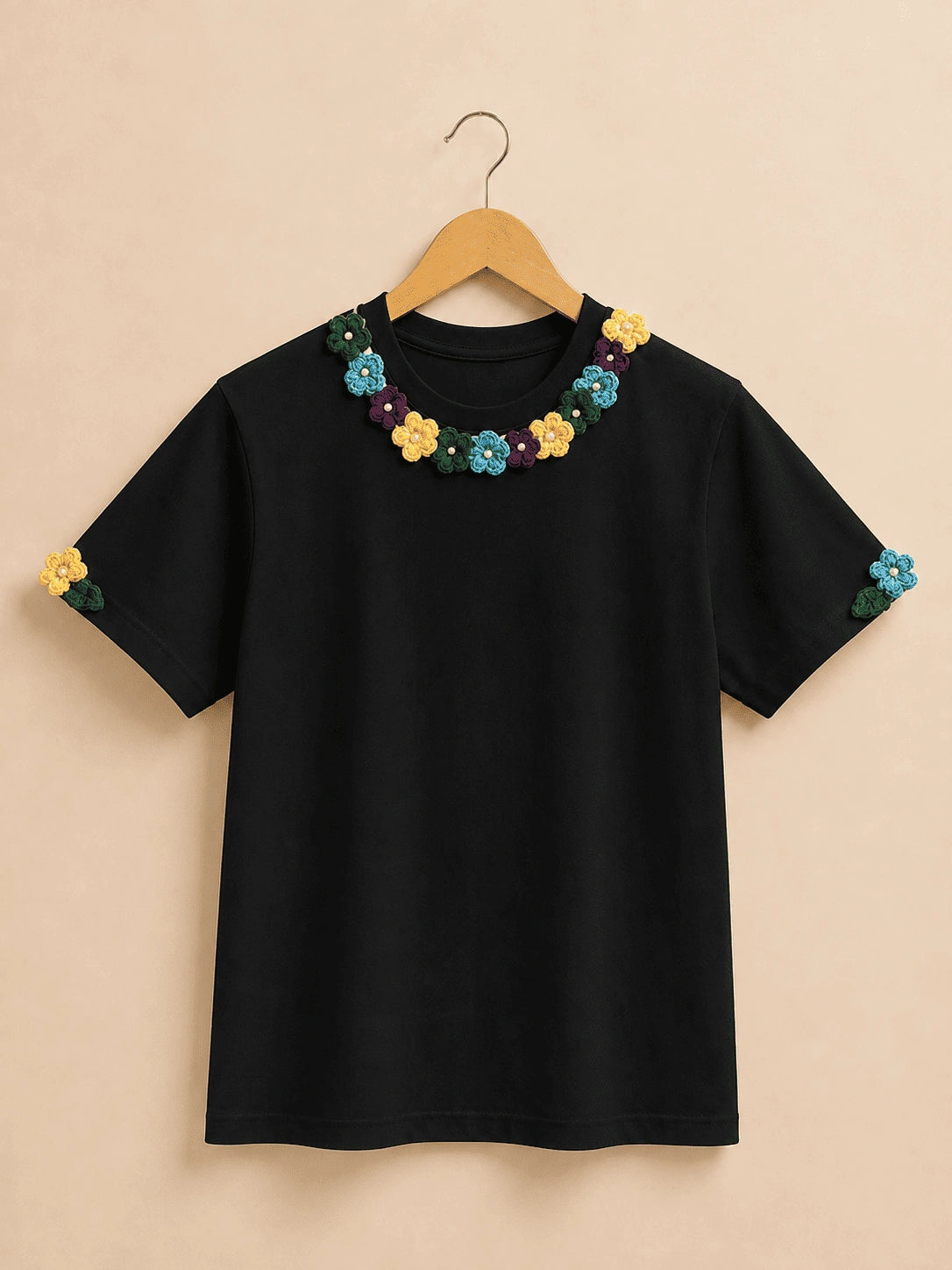 Bloom Collar Crochet T-shirt